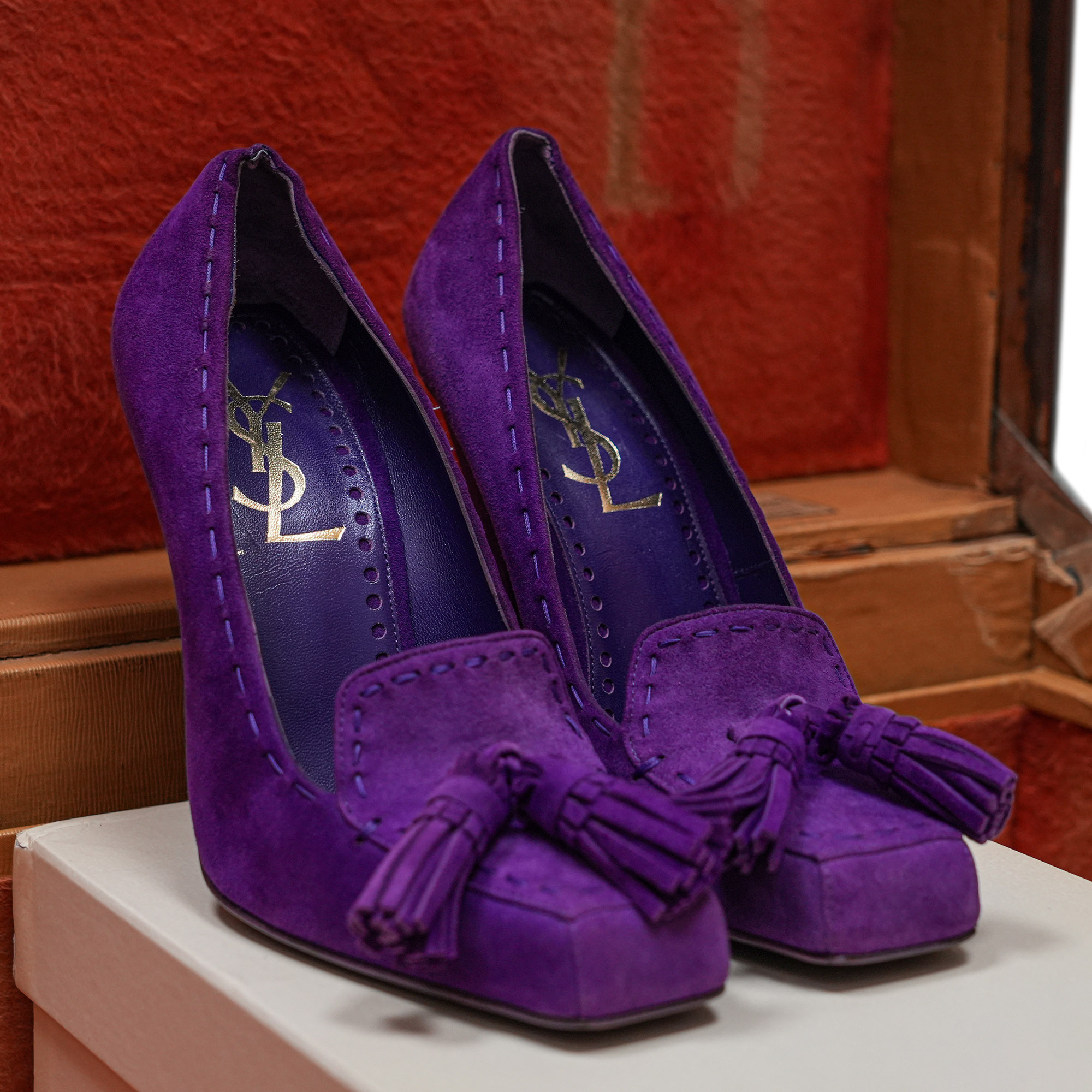 Vintage and Antique Luxury Fashion