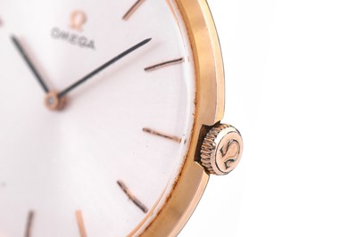 Lot 59 - A MEN'S OMEGA GOLD PLATED MANUAL WRISTWATCH