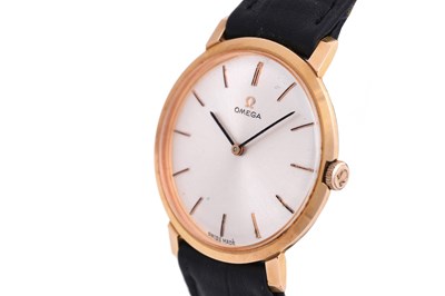 Lot 59 - A MEN'S OMEGA GOLD PLATED MANUAL WRISTWATCH