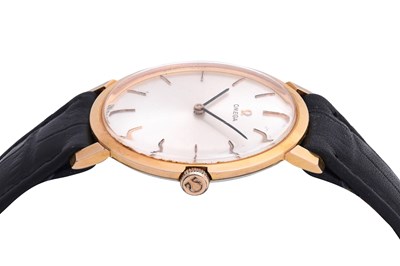 Lot 59 - A MEN'S OMEGA GOLD PLATED MANUAL WRISTWATCH
