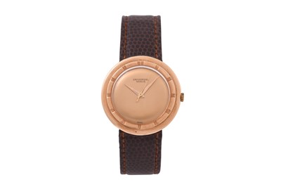 Lot 93 - A RARE MEN'S UNIVERSAL GENEVE 18K ROSE GOLD MANUAL WRISTWATCH.