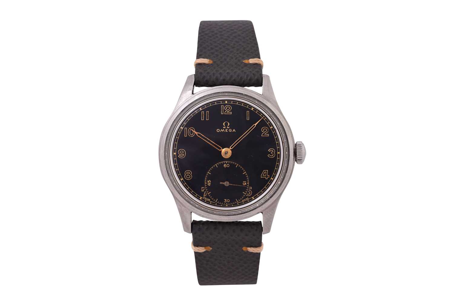 Lot 111 - A RARE MEN'S MILITARY OMEGA STAINLESS STEEL MANUAL WRISTWATCH FOR THE SEWDISH MARKET.