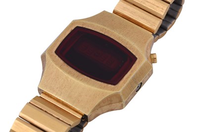 Lot 71 - A RARE MEN'S SEARS, ROEBUCK & CO GOLD PLATED QUARTZ BRACELET WATCH