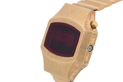 Lot 71 - A RARE MEN'S SEARS, ROEBUCK & CO GOLD PLATED QUARTZ BRACELET WATCH
