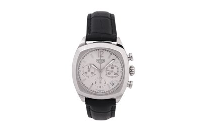 Lot 42 - A MEN'S TAG HEUER STAINLESS STEEL AUTOMATIC CHRONOGRAPH WRISTWATCH.