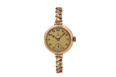 Lot 130 - A LADIES OMEGA 9K YELLOW GOLD MANUAL WATCH.