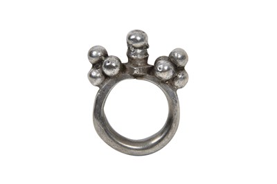Lot 155 - A TRIBAL INDIAN SILVER LINGAM RING