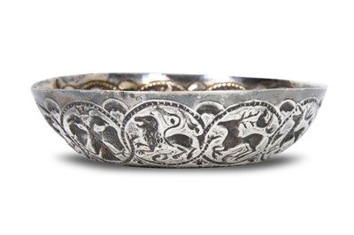 Lot 70 - A MODERN OTTOMAN BALKAN-REVIVAL ELECTROPLATED SILVER TAZA WITH ANIMALS