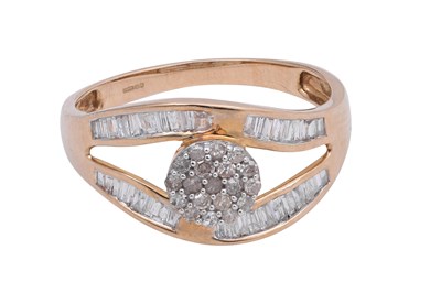 Lot 3 - A DIAMOND-SET YELLOW GOLD RING