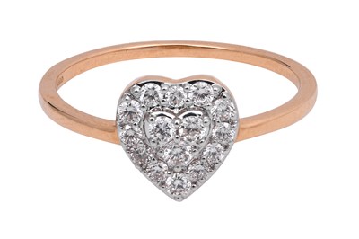 Lot 23 - A DIAMOND-SET YELLOW GOLD TOMAS RAE HEART RING