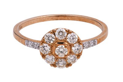 Lot 37 - A YELLOW AND WHITE DIAMOND-SET YELLOW GOLD RING