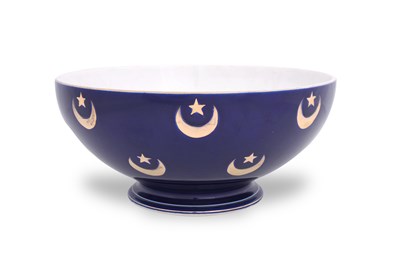 Lot 401 - A FRENCH FAÏENCE POTTERY BOWL WITH THE OTTOMAN GILT AYYILDIZ (CRESCENT AND STAR) SYMBOL