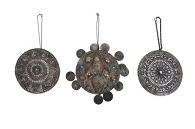 Lot 367 - THREE DRUZE BRIDAL HEADDRESSES (TANTOUR / TARBUSH) WITH SILVER COINS AND FILIGREE