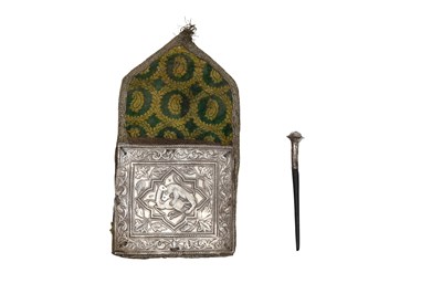 Lot 369 - A COSMETIC SILVER AND BROCADE TRAVEL POUCH WITH SORMEH EYELINER APPLICATOR