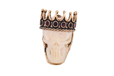 Lot 40 - SKULL RING