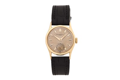 Lot 94 - AN ELEGANT MEN'S PATEK PHILIPPE 18K YELLOW GOLD MANUAL WRISTWATCH