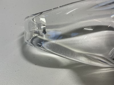 Lot 80 - 2 GLASS CENTERPIECE BOWLS