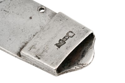 Lot 77 - A GEORGIAN SILVER AND NIELLO HEART-SHAPED BELT BUCKLE