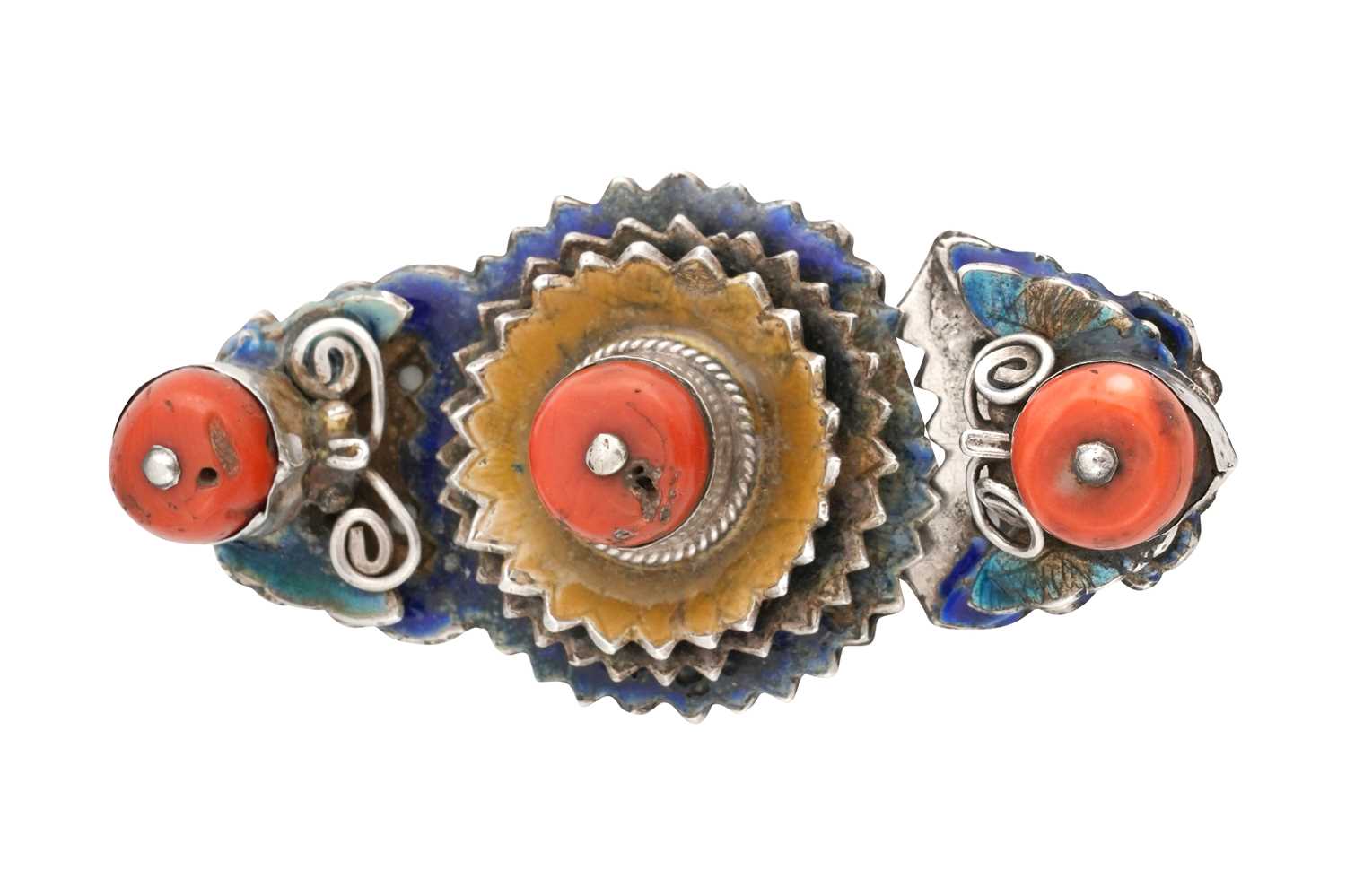 Lot 208 - A CHINESE POLYCHROME ENAMELLED SILVER BUCKLE WITH RED CORAL BEADS
