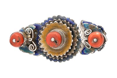 Lot 208 - A CHINESE POLYCHROME ENAMELLED SILVER BUCKLE WITH RED CORAL BEADS