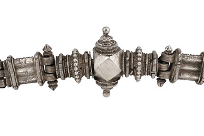 Lot 163 - AN INDIAN SHAIVA PARCEL-GILT SILVER GIRDLE (KAMARPATTI OR KANDORA)
