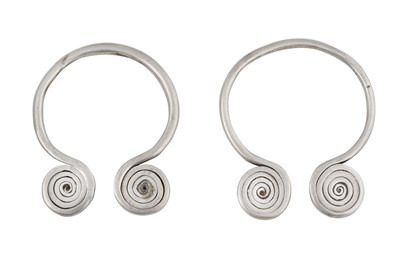 Lot 204 - A PAIR OF AKHA TRIBE SILVER TEMPLE AND HEADDRESS ORNAMENTS WITH SPIRALS