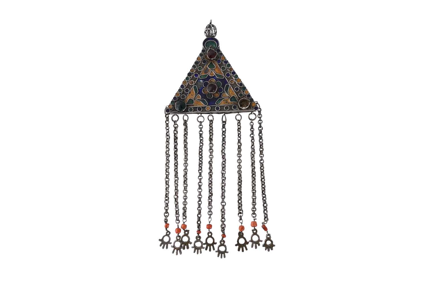 Lot 27 - A TUNISIAN POLYCHROME ENAMELLED TRIANGULAR SILVER PENDANT WITH HAMSA