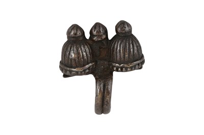 Lot 167 - A RURAL INDIAN BRONZE TOE RING WITH THREE TEMPLE DOMES (SHIKHARA)