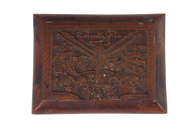 Lot 5 - AN OTTOMAN CARVED WOOD TOBACCO SNUFFBOX MADE BY A WAR PRISONER
