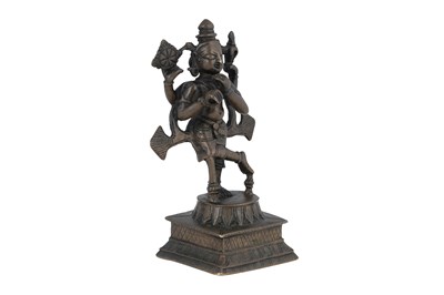 Lot 170 - A BRONZE FIGURINE WITH KRISHNA PLAYING THE FLUTE