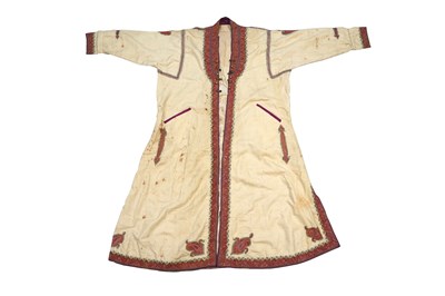 Lot 86 - AN INDIAN EMBROIDERED CREAM-COLOURED PASHMINA WOOL ROBE