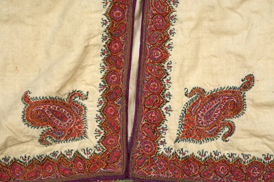 Lot 86 - AN INDIAN EMBROIDERED CREAM-COLOURED PASHMINA WOOL ROBE