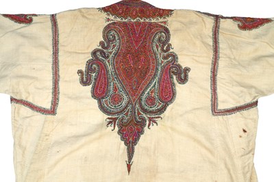 Lot 86 - AN INDIAN EMBROIDERED CREAM-COLOURED PASHMINA WOOL ROBE