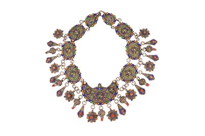 Lot 26 - AN ALGERIAN BERBER RED CORAL AND POLYCHROME ENAMELS SILVER NECKLACE (AZRAR)