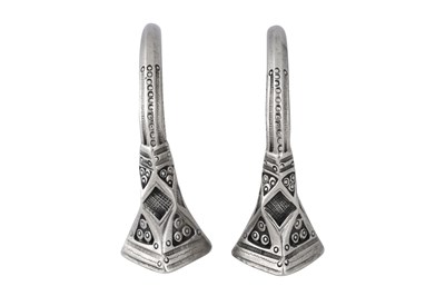 Lot 6 - A PAIR OF TUAREG SILVER HOOP EARRINGS (TSABIT OR TEZABITEN)