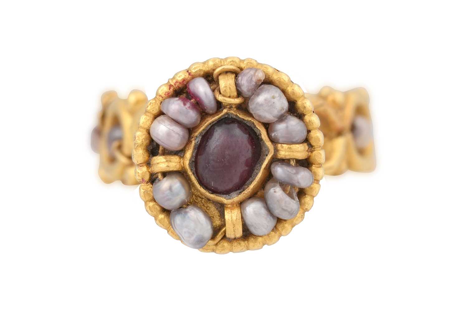 Lot 65 - A BYZANTINE-STYLE GARNET AND PEARL GOLD RING