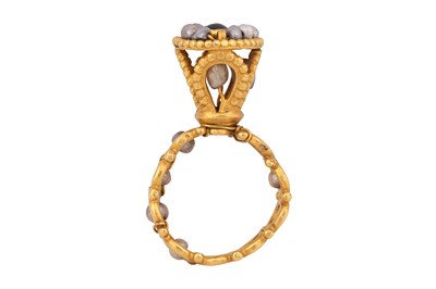 Lot 65 - A BYZANTINE-STYLE GARNET AND PEARL GOLD RING