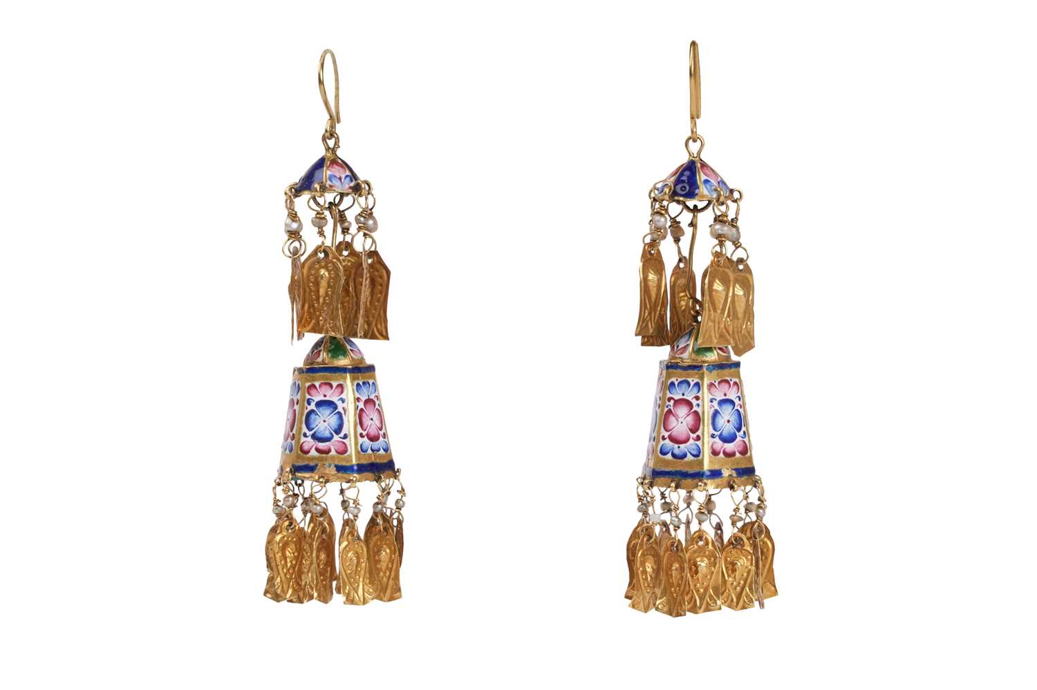 Lot 261 - A PAIR OF QAJAR POLYCHROME-PAINTED ENAMEL GOLD EARRINGS