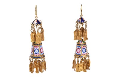 Lot 261 - A PAIR OF QAJAR POLYCHROME-PAINTED ENAMEL GOLD EARRINGS