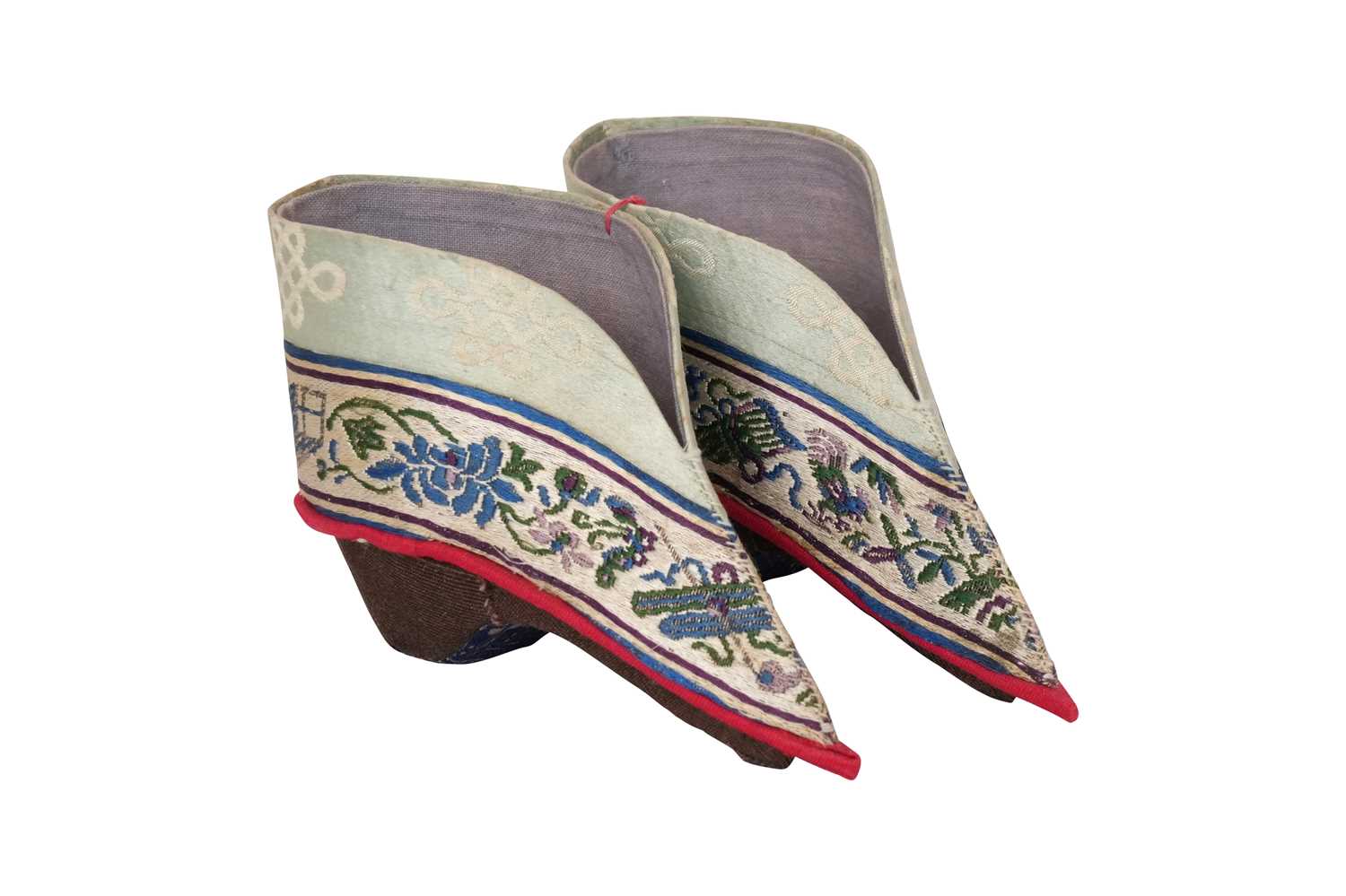 Lot 67 - A PAIR OF CHINESE LADIE'S SILK SHOES