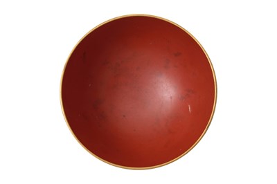 Lot 140 - A JAPANESE LACQUER 'TSUGARU MON' CUP