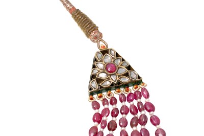Lot 263 - A MUGHAL-REVIVAL SEVEN-STRAND SEED PEARLS AND SPINEL BEADS NECKLACE
