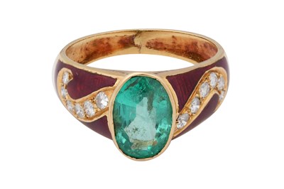 Lot 23 - A GOLD AND RED ENAMEL EMERALD RING.