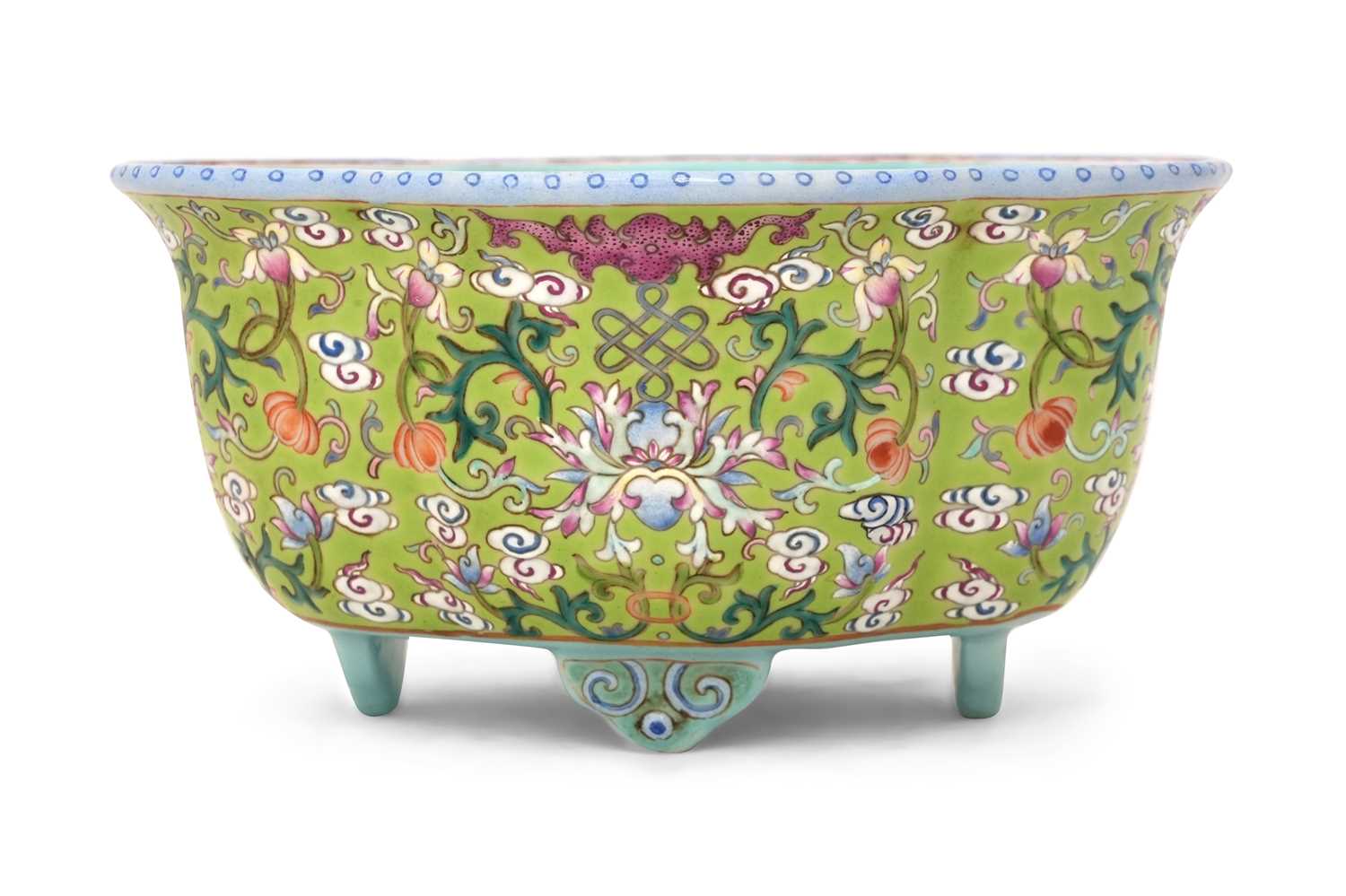 Lot A CHINESE FAMILLE ROSE QUATREFOIL LIME GREEN-GROUND JARDINIERE