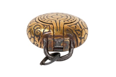 Lot 179 - A GOLD-DAMASCENED (KOFTEGARI) STEEL LIME PASTE CONTAINER