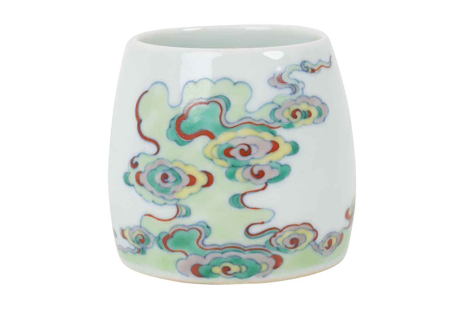 Lot 88 - A CHINESE DOUCAI 'CLOUDS' BRUSH WASHER