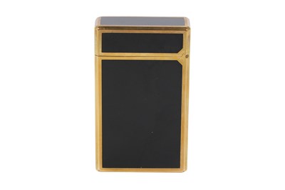 Lot 58 - S.T DUPONT LIGNE 1 CHINESE LACQUER AND GOLD PLATED LIGHTER.