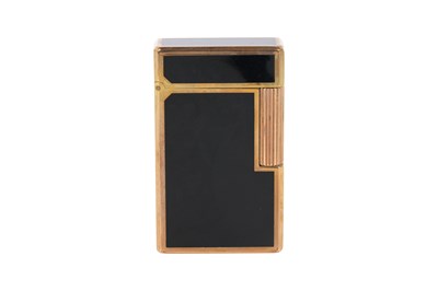 Lot 58 - S.T DUPONT LIGNE 1 CHINESE LACQUER AND GOLD PLATED LIGHTER.