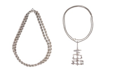 Lot 10 - A SILVER ROPE TWIST CHAIN AND A SILVER BOX CHAIN WITH PENDANT