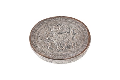 Lot 197 - A CHINESE SILVER BOX WITH A KIRIN